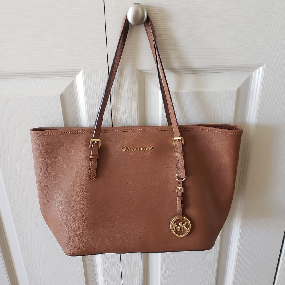 MICHAEL KORS Brown leather purse, like new